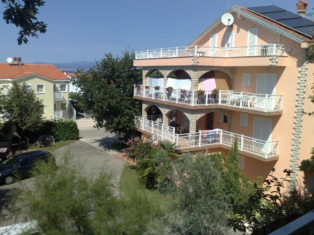 Apartments And Rooms Njivice Exterior foto